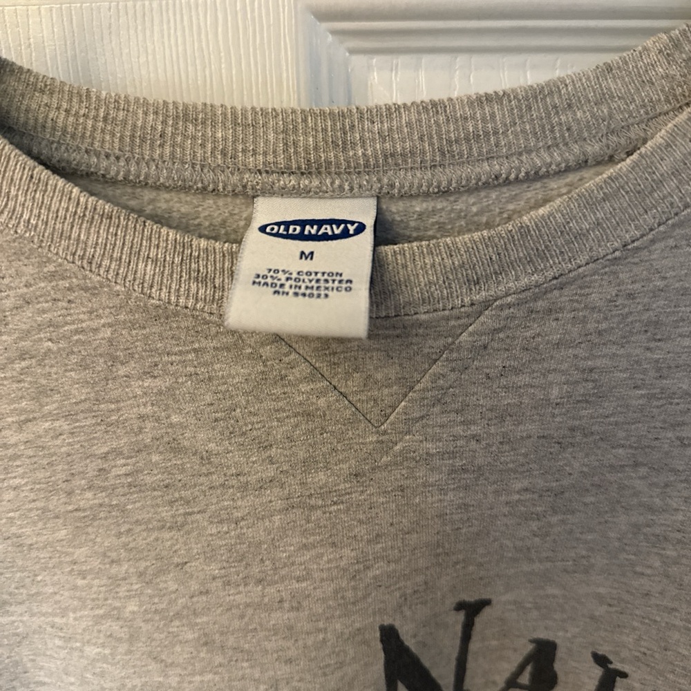 Old Navy Men’s Heather Gray Crewneck Sweatshirt
